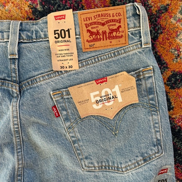 NWT Levi’s | Women’s Light Blue Denim Classic Original 501 Buttonfly Jeans sz 30 - Picture 6 of 16